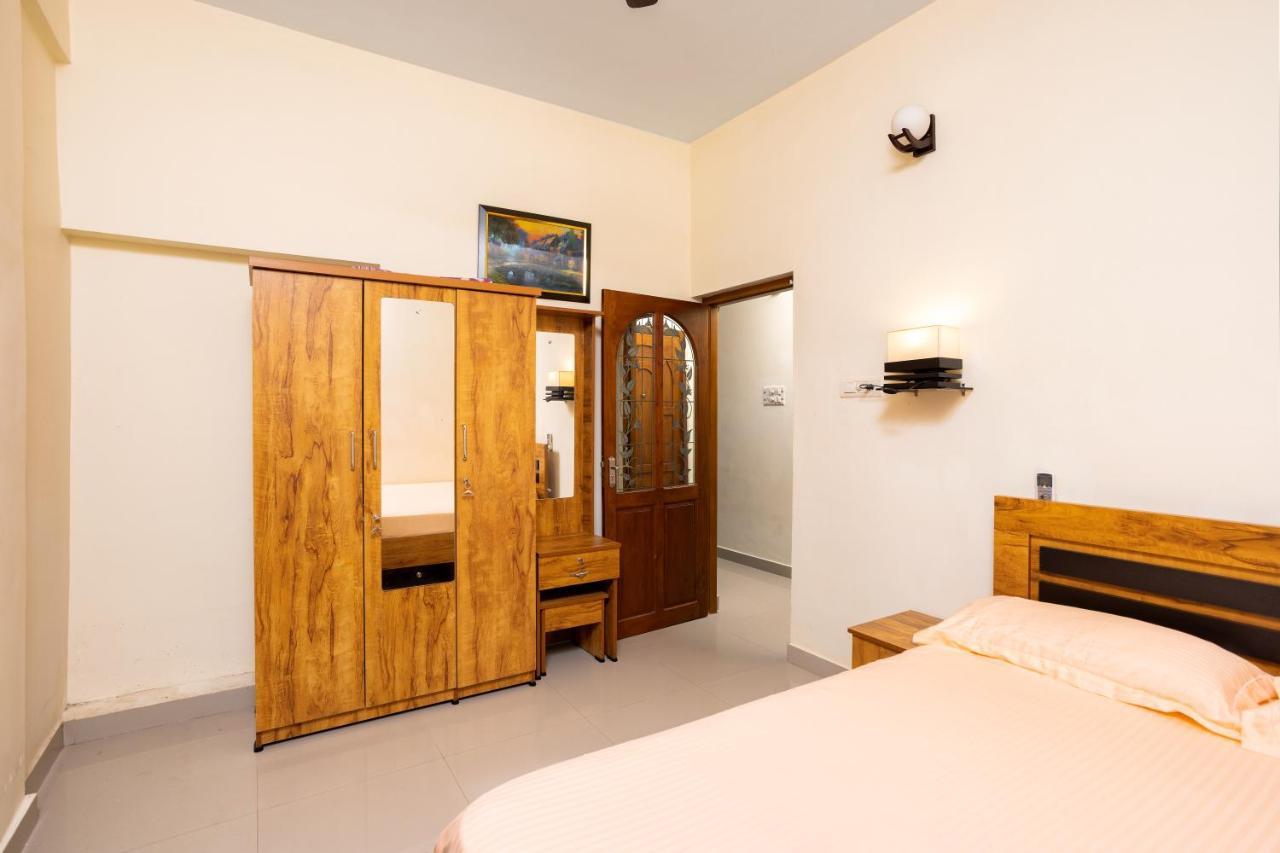 Paradise Inn Kochi Exteriör bild